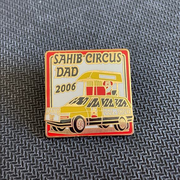 Sahib Shrine Circus Mom and Dad Pin 2006 Collectors Pins with Backs Great Cond - Picture 4 of 7
